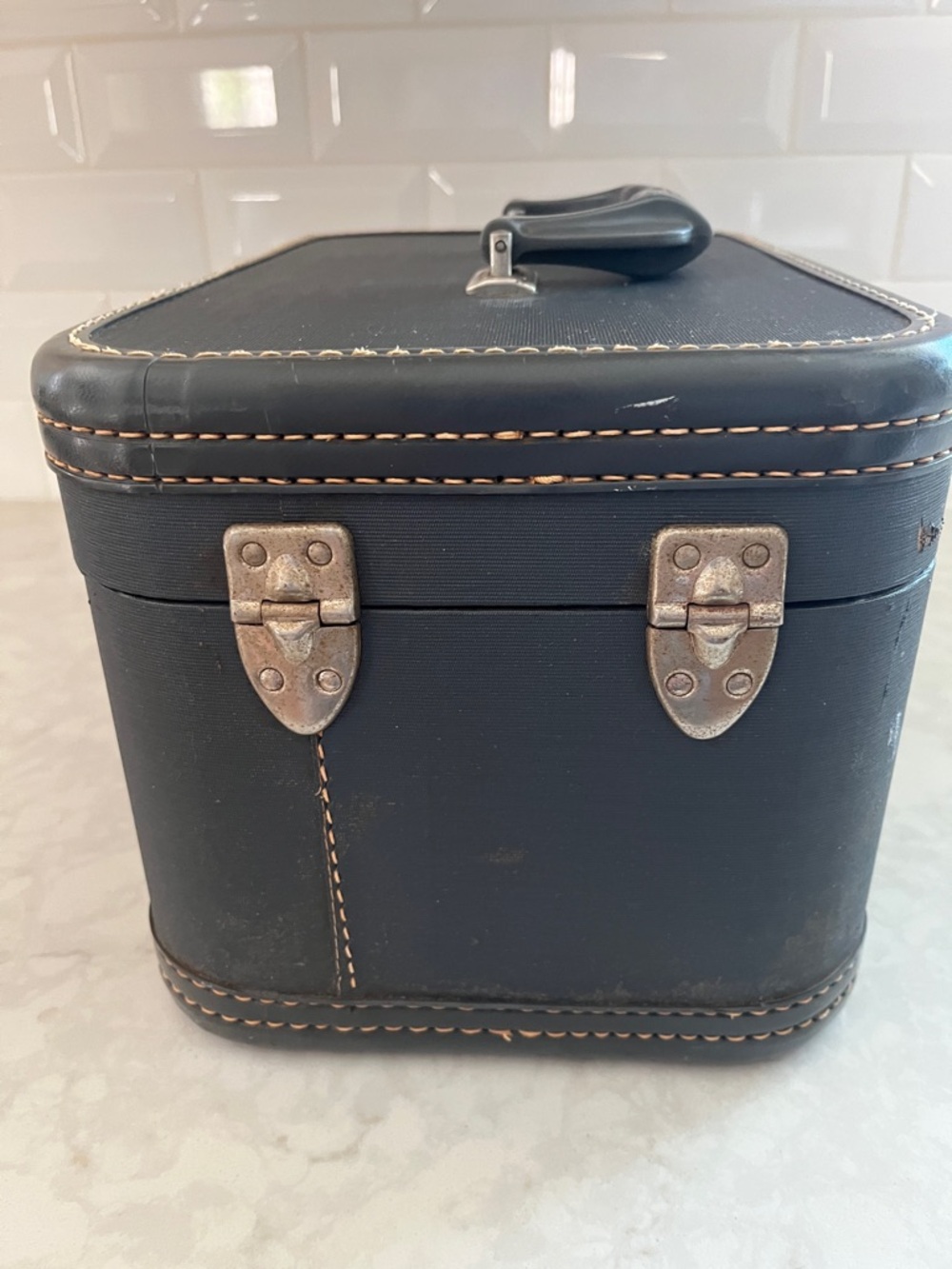 RARE vintage La Parisienne by Crown luggage Train make up case 1940-1950’s - Picture 6 of 13